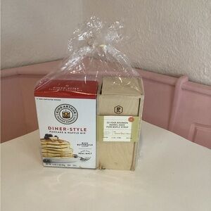 Pappy Van Winkle 23-year Bourbon Barrel Aged Pure Maple Syrup Limited Edition